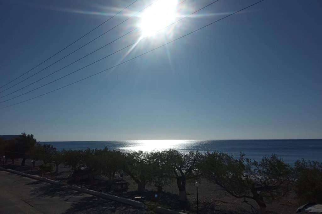 Antoine Apartment Sea Side Tsoutsouros  Bagian luar foto
